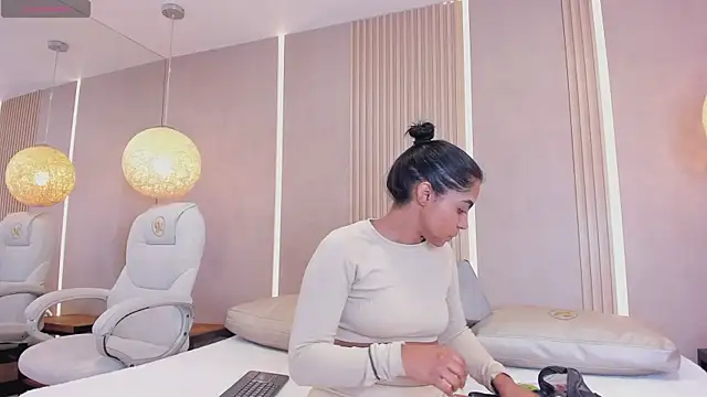 eva lain online show from March 21, 12:20 pm