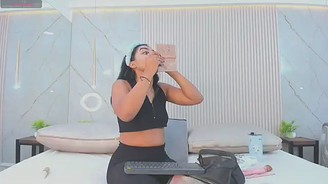 eva lain online show from April 22, 11:39 am