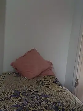 Snapshot of lolo9955 chatting on February 13, 5:57 pm lolo9955 online show from February 13, 5:57 pm