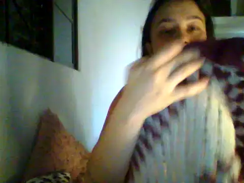 Snapshot of lolo9955 chatting on February 10, 2:27 pm lolo9955 online show from February 10, 2:27 pm