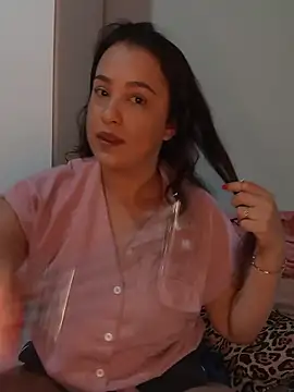 Snapshot of lolo9955 chatting on February 15, 3:33 pm lolo9955 online show from February 15, 3:33 pm