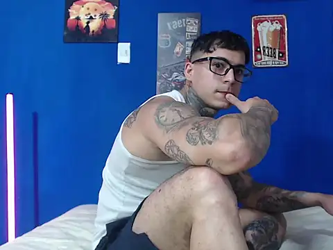 maxstrom111 online show from March 24, 1:11 pm