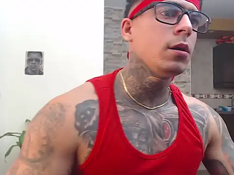 maxstrom111 online show from February 12, 2:06 pm