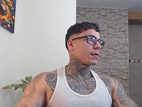 maxstrom111 online show from February 13, 2:06 pm