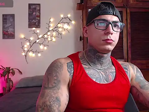 maxstrom111 online show from March 12, 3:16 pm