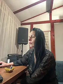 MiriamDelyn online show from April 9, 5:30 pm