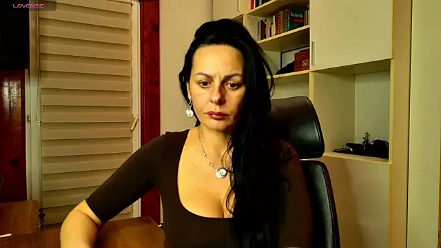 MiriamDelyn online show from March 3, 8:27 pm