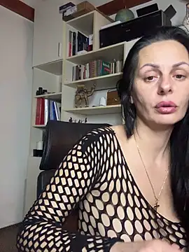 MiriamDelyn online show from March 18, 8:53 pm