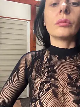 MiriamDelyn online show from March 24, 9:15 pm