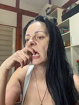 MiriamDelyn online show from April 24, 8:00 pm