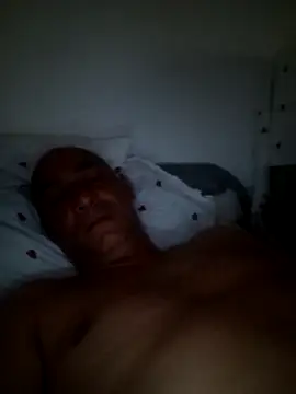 feri1985 online show from April 18, 8:53 pm