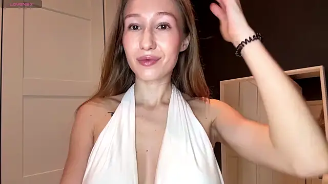 Snapshot of Alicecutepie chatting on July 4, 6:53 am Alicecutepie online show from July 4, 6:53 am