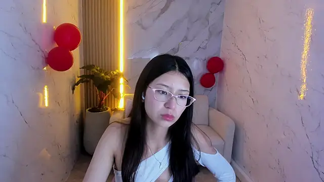 Snapshot of dani_tf chatting on February 16, 12:48 pm dani tf online show from February 16, 12:48 pm