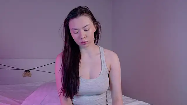 Snapshot of gwenonl1ne chatting on April 22, 1:07 pm gwenonl1ne online show from April 22, 1:07 pm
