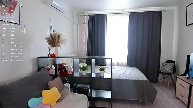 AmyLouWood online show from March 20, 8:48 am