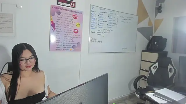 luna bradley  online show from March 13, 1:27 pm