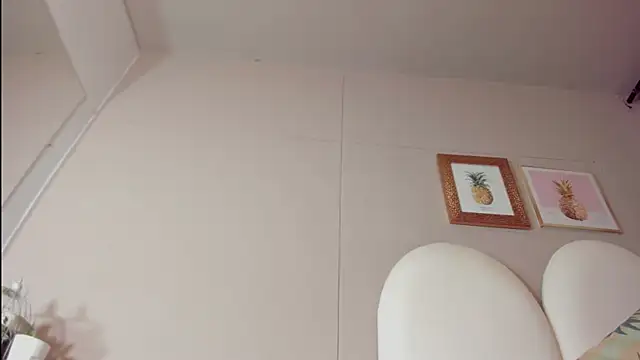 luna bradley  online show from April 8, 12:39 pm