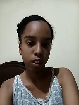 Snapshot of Roxilover chatting on March 23, 3:50 am Roxilover online show from March 23, 3:50 am