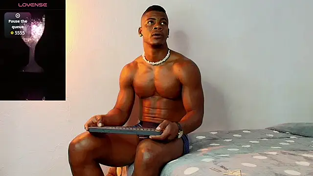 Snapshot of Lebron_black_ chatting on June 20, 10:48 pm Lebron black online show from June 20, 10:48 pm