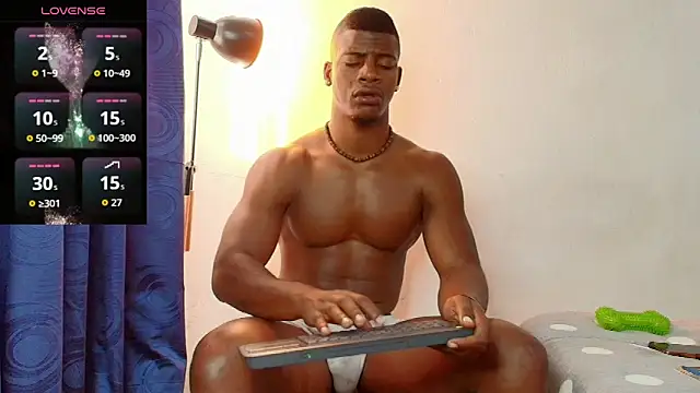 Snapshot of Lebron_black_ chatting on June 14, 10:22 pm Lebron black online show from June 14, 10:22 pm