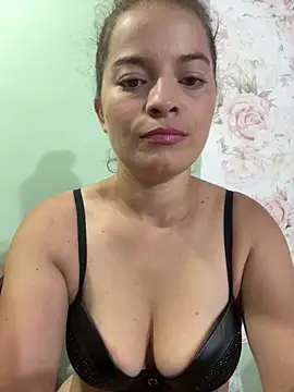 AriBeautiful online show from February 21, 5:31 am