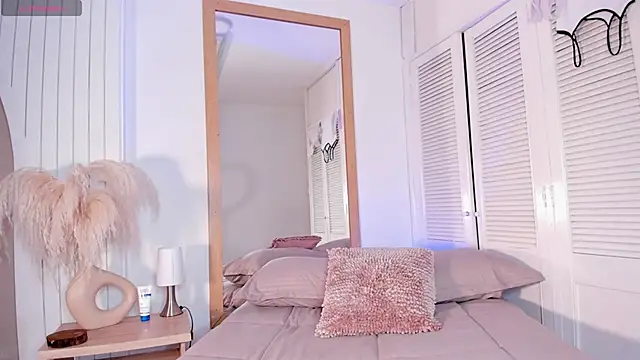 CatalinaLopez  online show from February 14, 7:58 pm