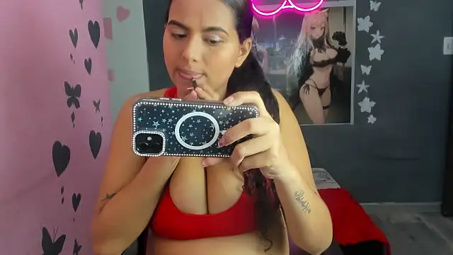 Snapshot of Luna_white1 chatting on February 25, 8:08 pm Luna white1 online show from February 25, 8:08 pm