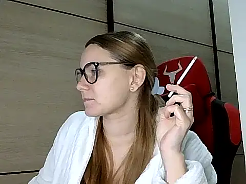 AlessiaandJay online show from April 1, 2:36 pm