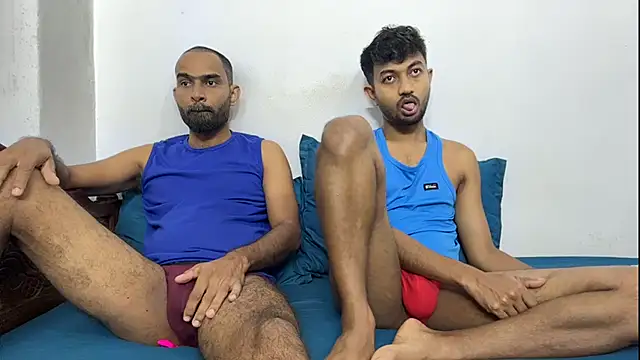 DesiDaddyandSon online show from August 3, 11:31 pm