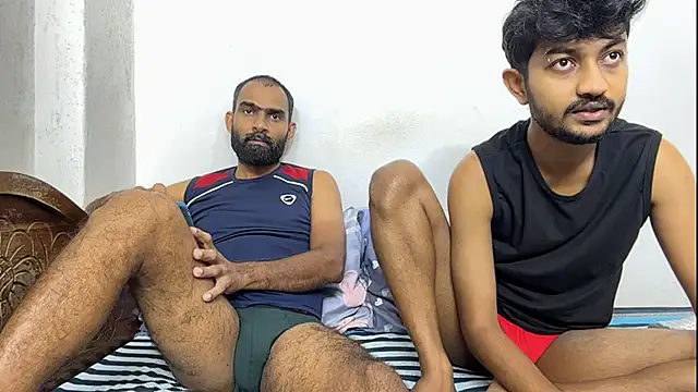 DesiDaddyandSon online show from June 19, 2:50 am