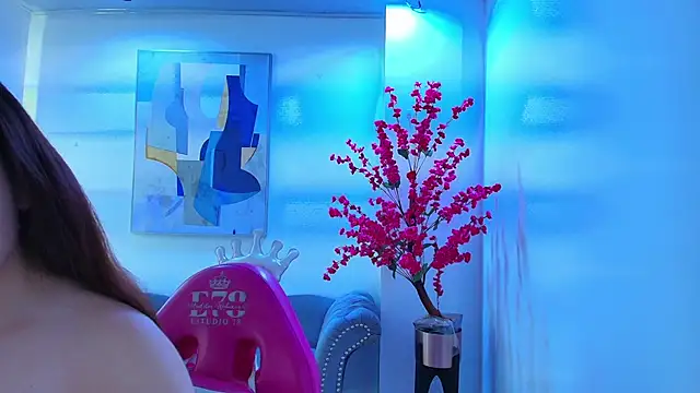 Chloe dolly online show from April 2, 11:17 am