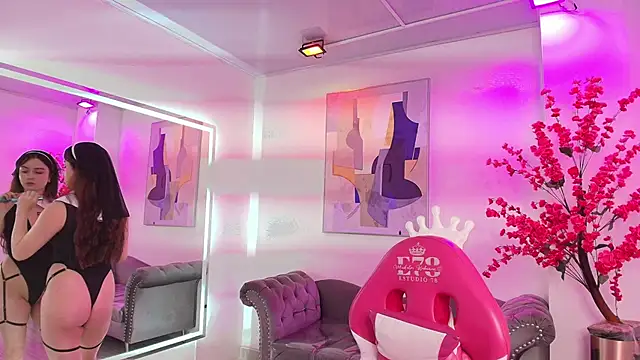 Chloe dolly online show from April 9, 11:16 am