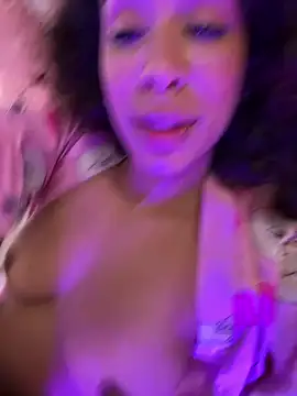 Woo isDaphne online show from May 18, 4:07 am