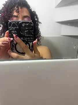 Woo isDaphne online show from March 22, 11:06 pm