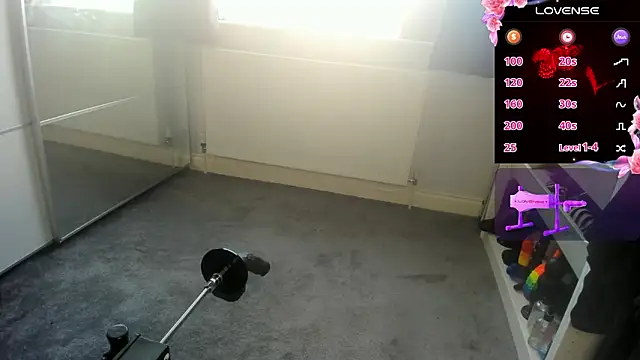 Snapshot of Fatale_Femboy chatting on March 24, 3:23 pm Fatale Femboy online show from March 24, 3:23 pm