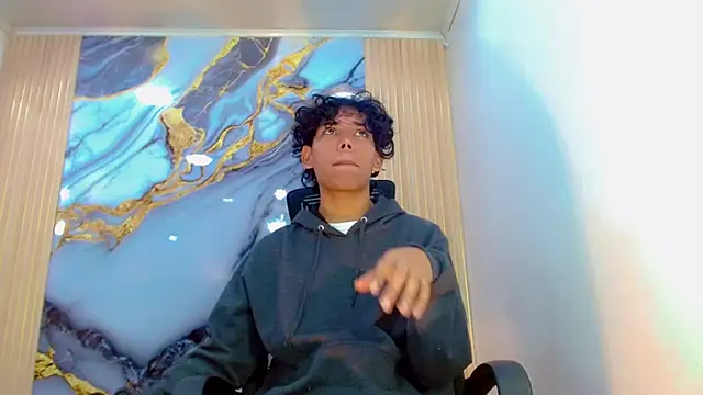 DaviidBuckx  online show from April 1, 2:02 am