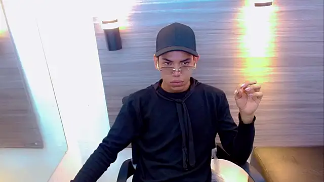 DaviidBuckx  online show from April 15, 1:55 am