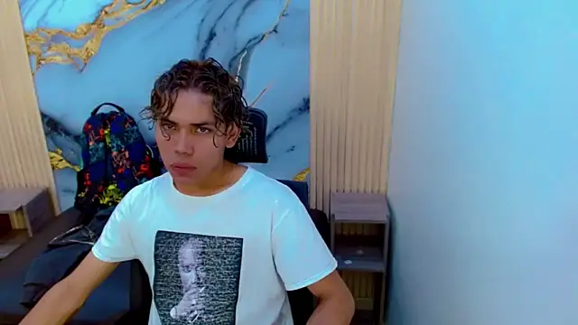 DaviidBuckx  online show from April 3, 7:20 pm