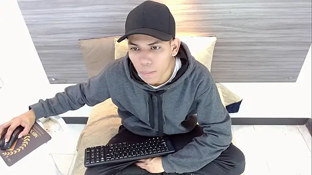 DaviidBuckx  online show from April 29, 2:16 am