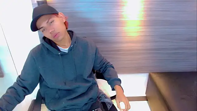 DaviidBuckx  online show from April 12, 2:04 am