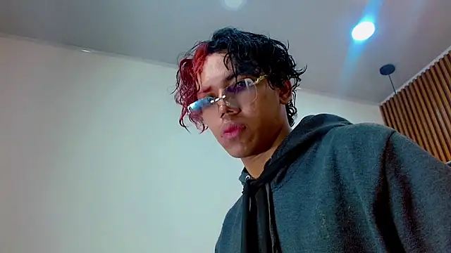 DaviidBuckx  online show from April 7, 2:24 am