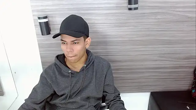 DaviidBuckx  online show from May 3, 9:40 pm