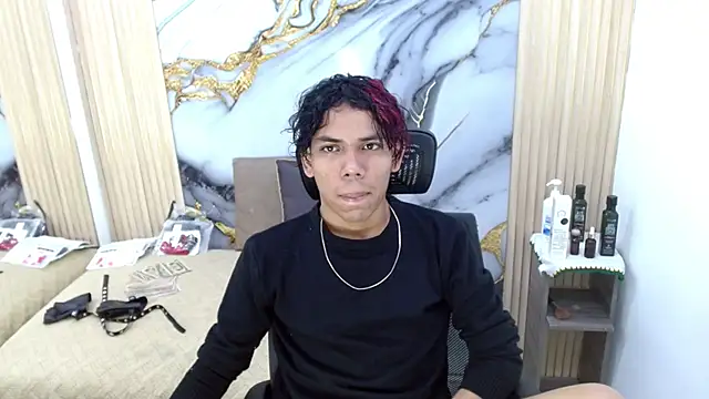 DaviidBuckx  online show from May 6, 2:26 am