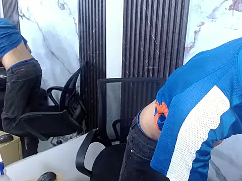 DaviidBuckx  online show from February 11, 5:40 am