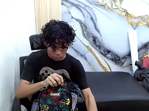 DaviidBuckx  online show from February 12, 1:49 am