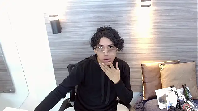 DaviidBuckx  online show from May 9, 2:48 am