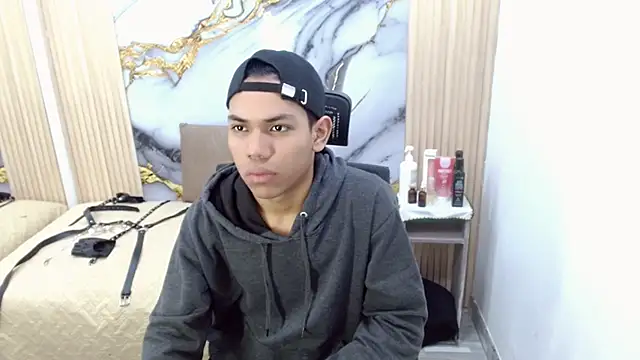 DaviidBuckx  online show from May 12, 2:52 am