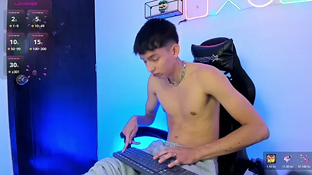 light eyes  online show from February 11, 1:00 pm