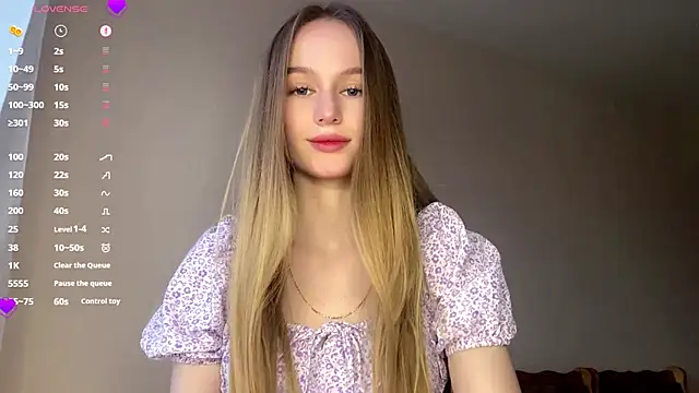 Snapshot of Viktoria_Vibes chatting on March 1, 3:23 pm Viktoria Vibes online show from March 1, 3:23 pm