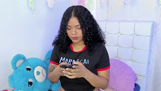 Snapshot of Angel_Belll chatting on July 27, 4:19 am Angel Belll online show from July 27, 4:19 am